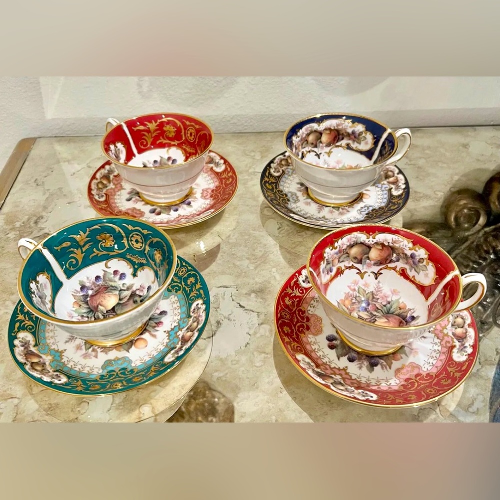 Vintage Duchess Fine Bone China Chatsworth Teacups & Saucers Made In England Set
